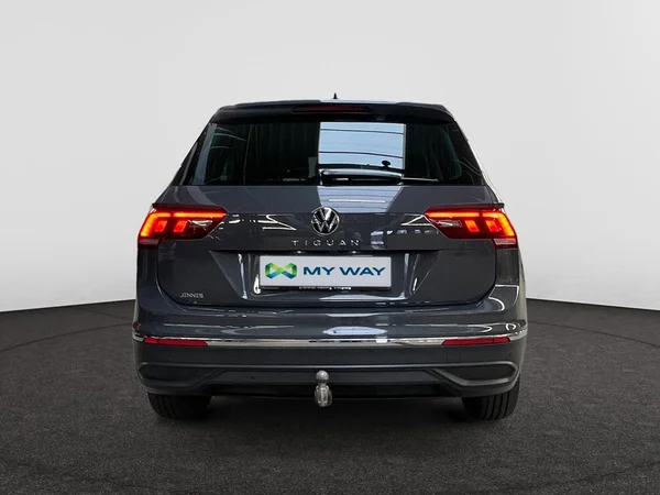 VOLKSWAGEN Tiguan (2022) — foto 21 van 24