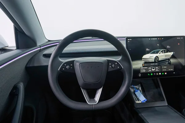 Tesla Model 3 (2024) — foto 11 van 47