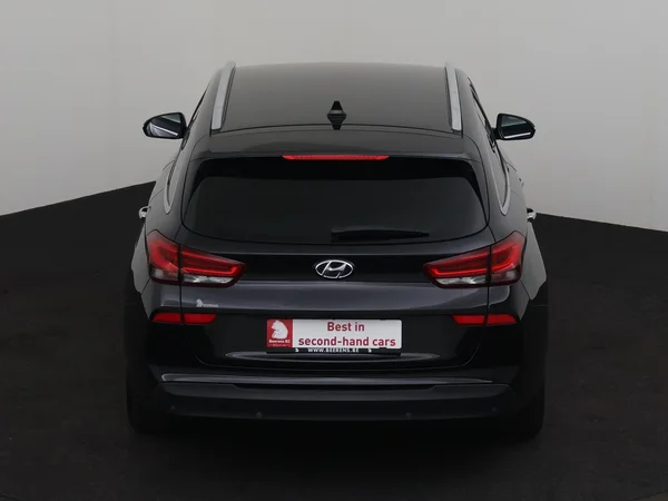 HYUNDAI i30 (2019) — foto 27 van 30