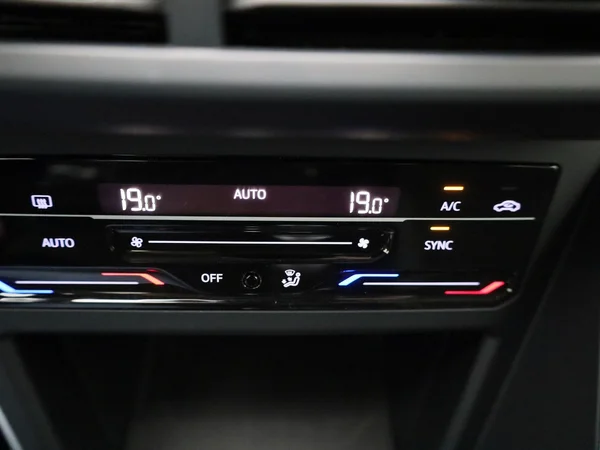 Volkswagen Taigo (2022) — foto 15 van 38