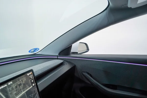 Tesla Model 3 (2024) — foto 18 van 47