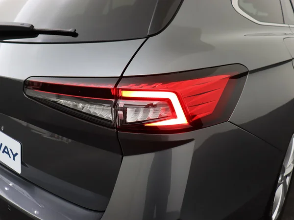SKODA Superb Combi (2025) — foto 7 van 19