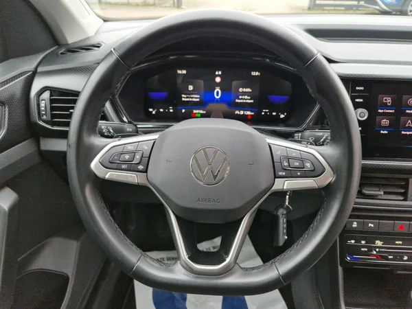 VOLKSWAGEN T-Cross (2024) — foto 4 van 25
