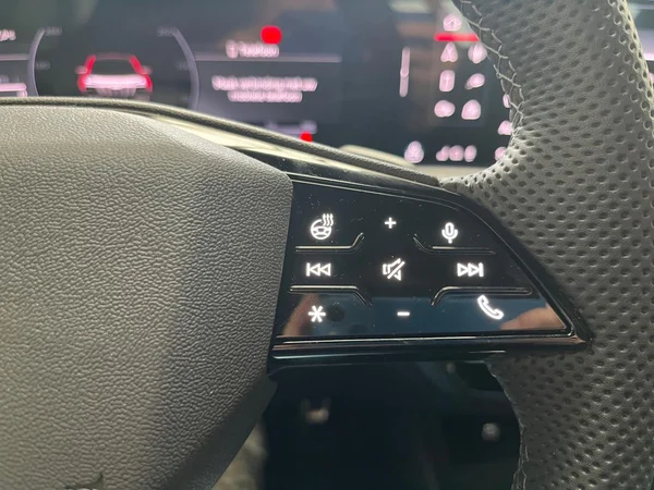 AUDI Q6 Sportback e-tron (2025) — foto 6 van 24