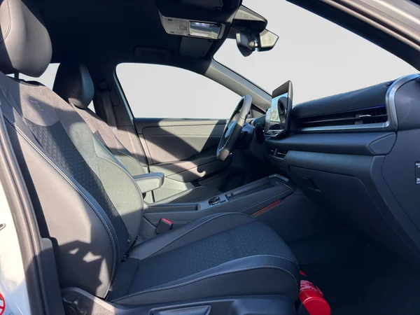 VOLKSWAGEN T-Roc (2026) — foto 3 van 24