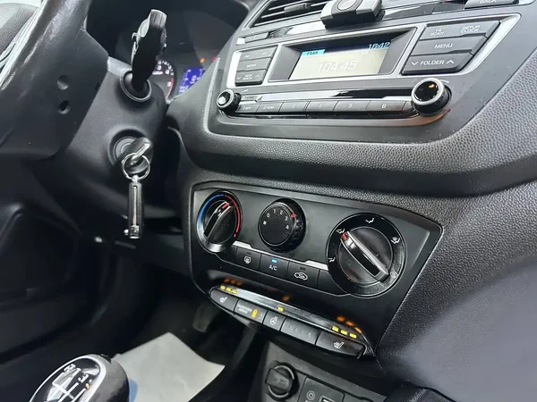 Hyundai I20 (2017) — foto 2 van 16