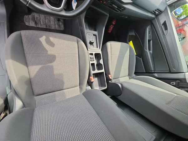 VOLKSWAGEN Caddy Maxi Cargo (2025) — foto 3 van 24
