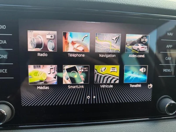 SKODA Karoq (2023) — foto 7 van 27