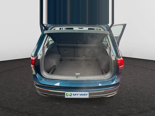VOLKSWAGEN Tiguan (2023) — foto 8 van 17