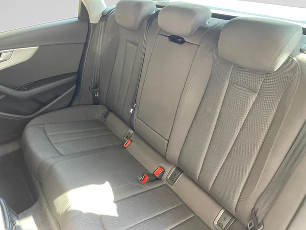 AUDI A4 Avant (2019) — foto 2 van 21