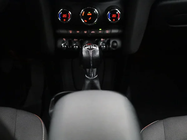 MINI One (2022) — foto 2 van 39