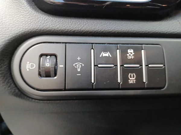 Kia ProCeed (2023) — foto 16 van 26