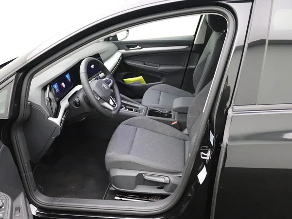 VOLKSWAGEN Golf VIII SW (2024) — foto 5 van 21