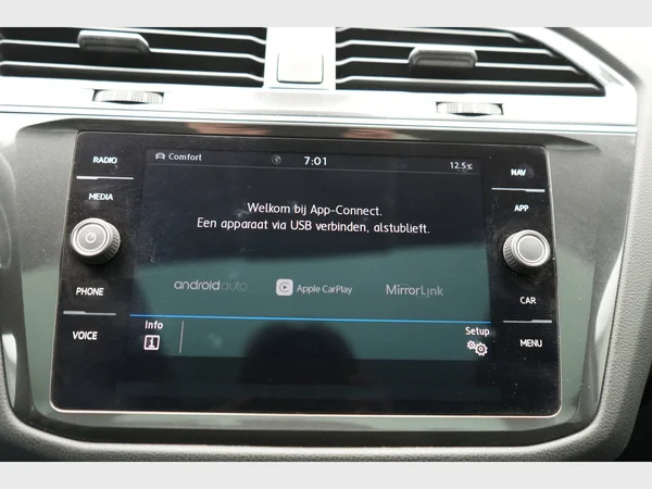 VOLKSWAGEN Tiguan Allspace (2018) — foto 13 van 32