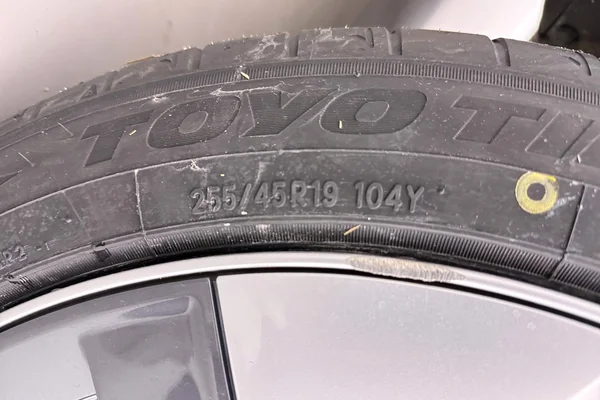 Tesla Model Y (2023) — foto 18 van 33