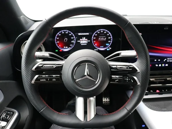 Mercedes-Benz CLA (2025) — foto 8 van 31