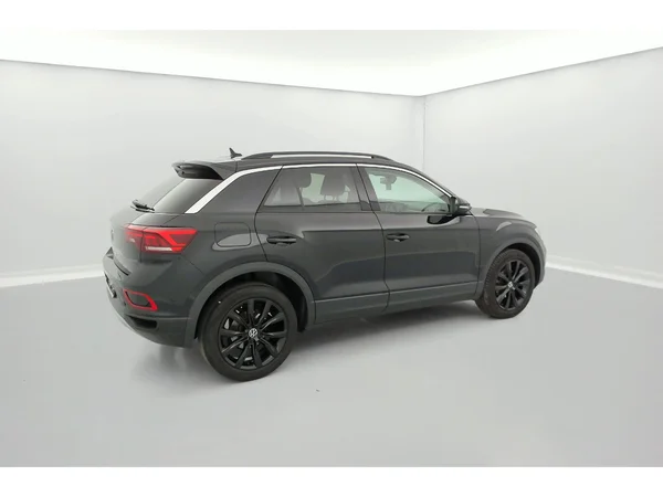 VOLKSWAGEN T-Roc (2022) — foto 31 van 36