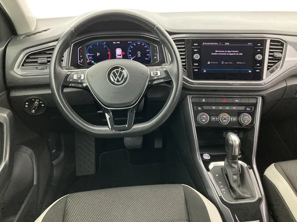 VOLKSWAGEN T-Roc (2021) — foto 34 van 36