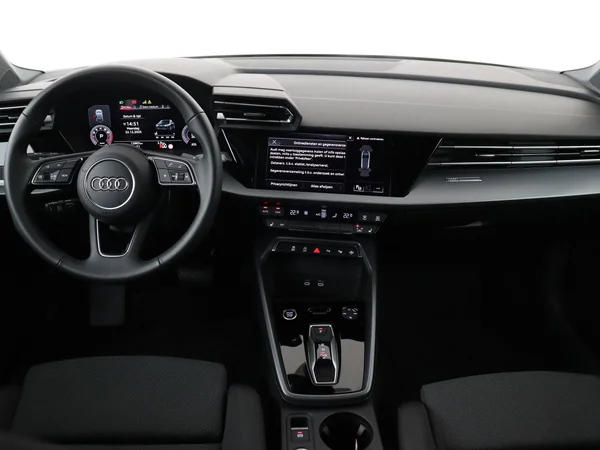 AUDI A3 Sportback (2025) — foto 14 van 18