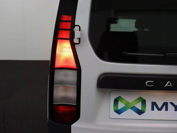 VOLKSWAGEN Caddy Maxi Cargo (2025) — foto 5 van 18