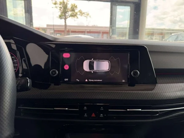 Volkswagen Golf (2024) — foto 7 van 22