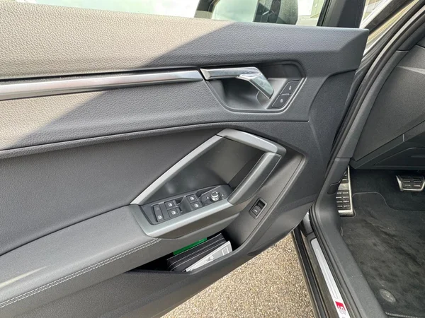 AUDI Q3 (2019) — foto 2 van 19