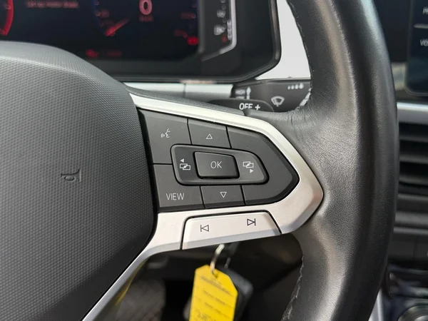 VOLKSWAGEN T-Roc (2022) — foto 3 van 20