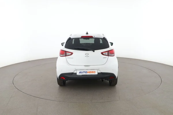 Mazda 2 (2017) — foto 11 van 16