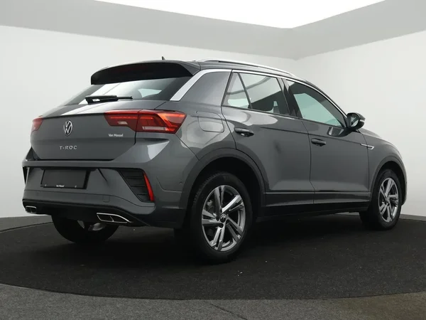 Volkswagen T-Roc (2023) — foto 26 van 28