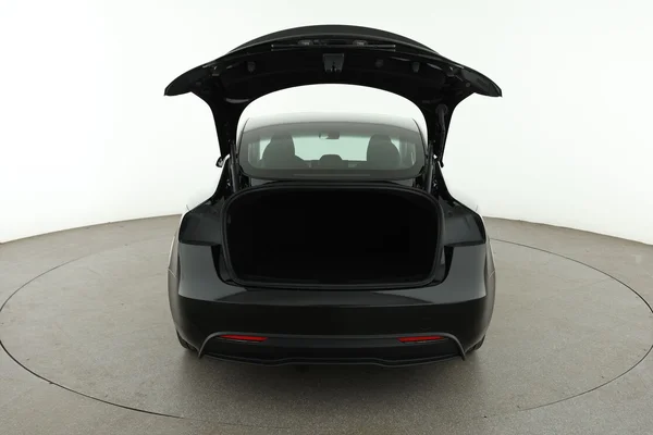 Tesla Model 3 (2024) — foto 7 van 16