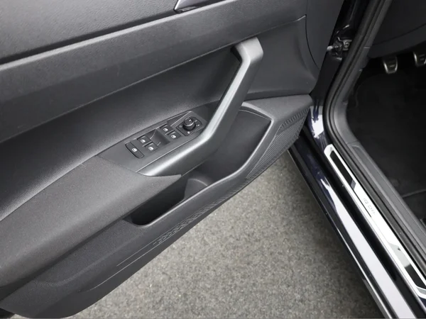 VOLKSWAGEN Polo (2019) — foto 5 van 19
