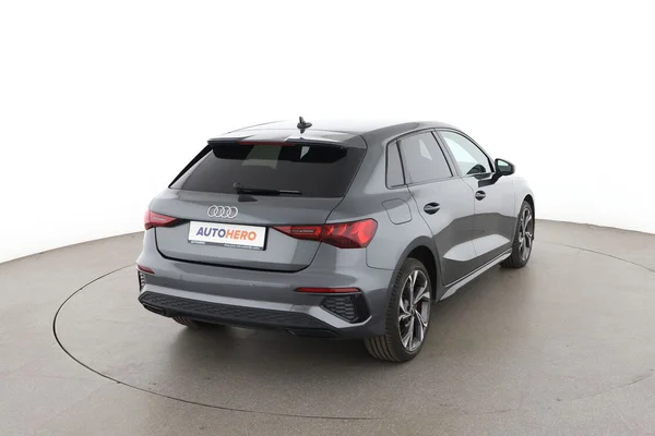 Audi A3 (2022) — foto 12 van 16