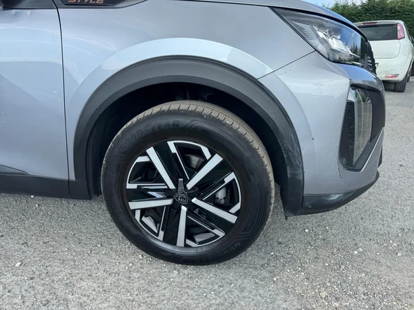 PEUGEOT 2008 (2025) — foto 17 van 24