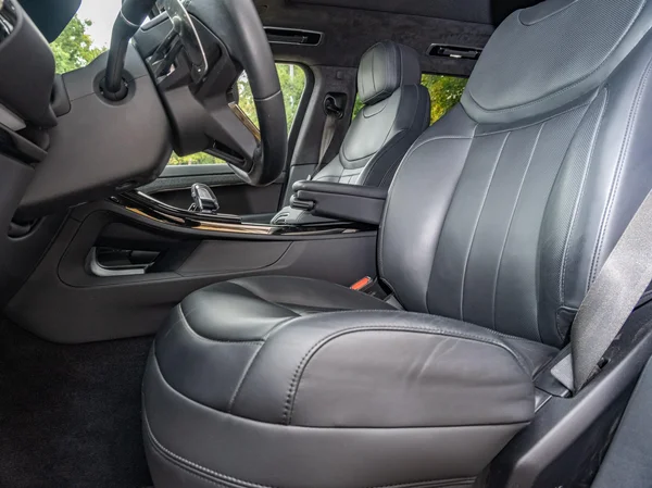 Land Rover Range Rover Sport (2023) — foto 2 van 23