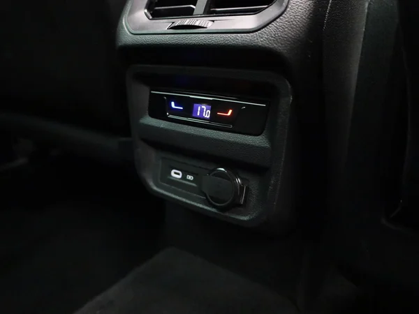 Volkswagen Tiguan (2022) — foto 33 van 48