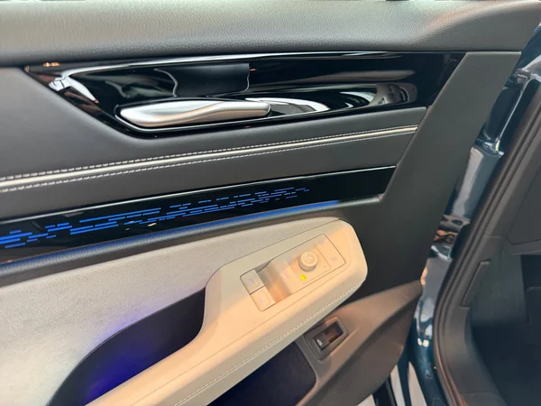 VOLKSWAGEN ID.7 Tourer (2025) — foto 8 van 23