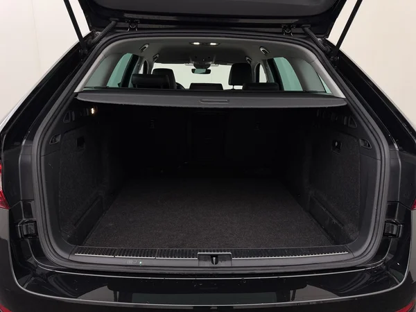 SKODA Superb (2019) — foto 8 van 28