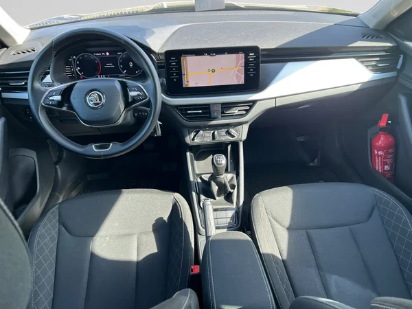 SKODA Kamiq (2023) — foto 15 van 18