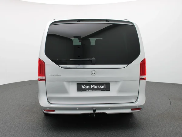Mercedes-Benz V-Klasse (2022) — foto 30 van 34