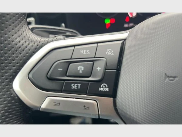 Volkswagen Tiguan (2024) — foto 8 van 22