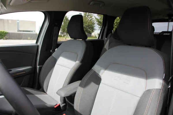 Dacia Jogger (2023) — foto 3 van 34