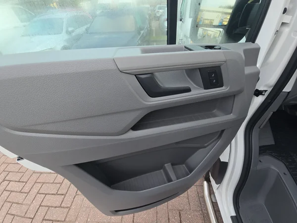 VOLKSWAGEN Crafter 35 Fou Mwb (2026) — foto 14 van 23
