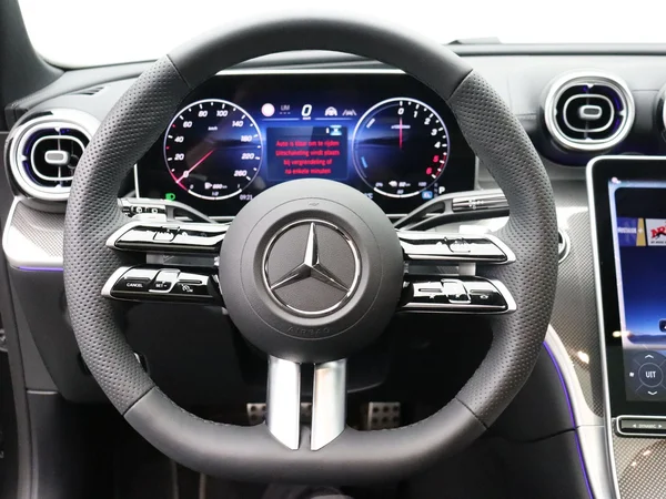 Mercedes-Benz C-Klasse (2026) — foto 2 van 29