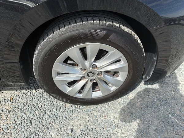SKODA Octavia Combi (2024) — foto 15 van 22