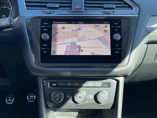 VOLKSWAGEN Tiguan Allspace Dsl (2020) — foto 2 van 22