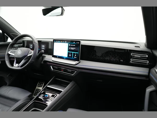 VOLKSWAGEN Tiguan eHybrid (PHEV) (2025) — foto 35 van 38