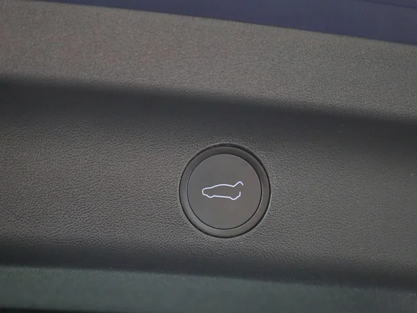 Tesla Model Y (2023) — foto 5 van 43