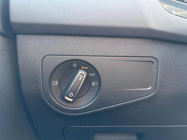 VOLKSWAGEN Tiguan (2022) — foto 11 van 31