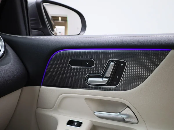Mercedes-Benz GLB (2021) — foto 26 van 45