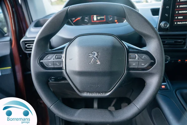 Peugeot RIFTER (2020) — foto 27 van 37